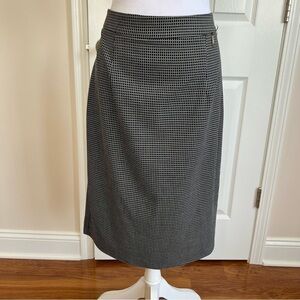 Tiff  woman skirt